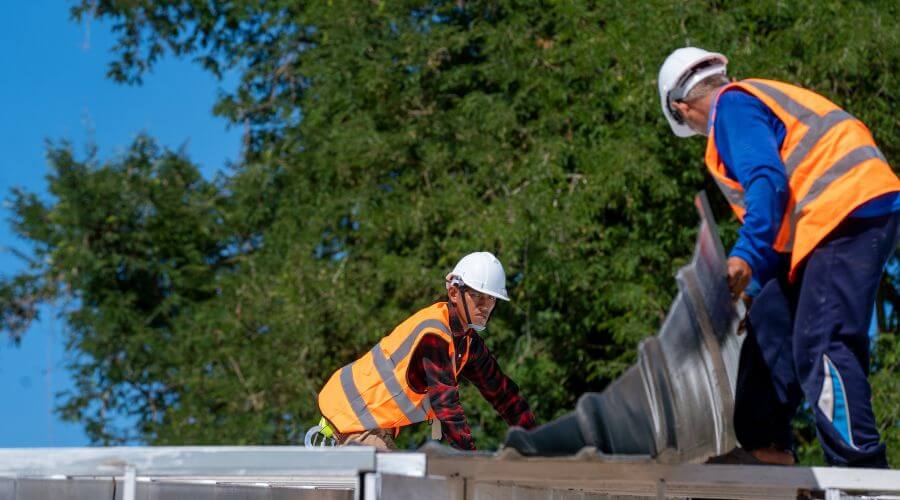 Professional residential roofers in Minnewaukan, ND